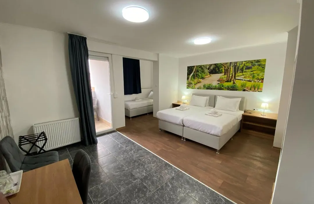 Silver Hotel Budapest City Center-1